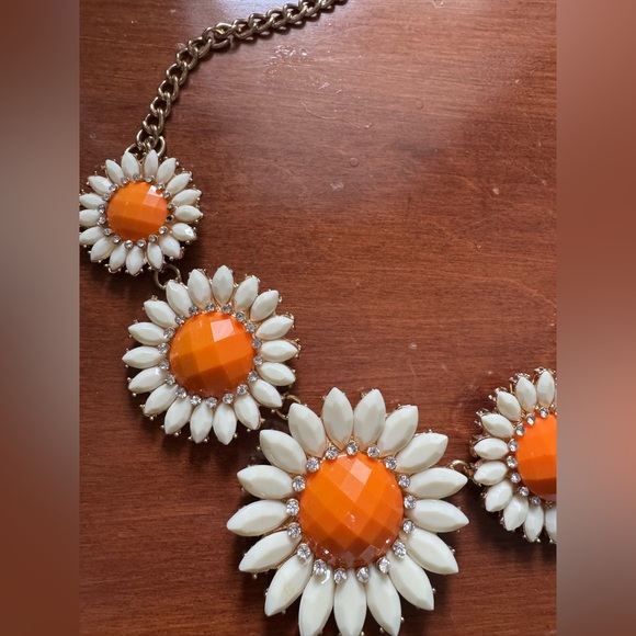 Daisy Statement Necklace - Picture 2 of 2
